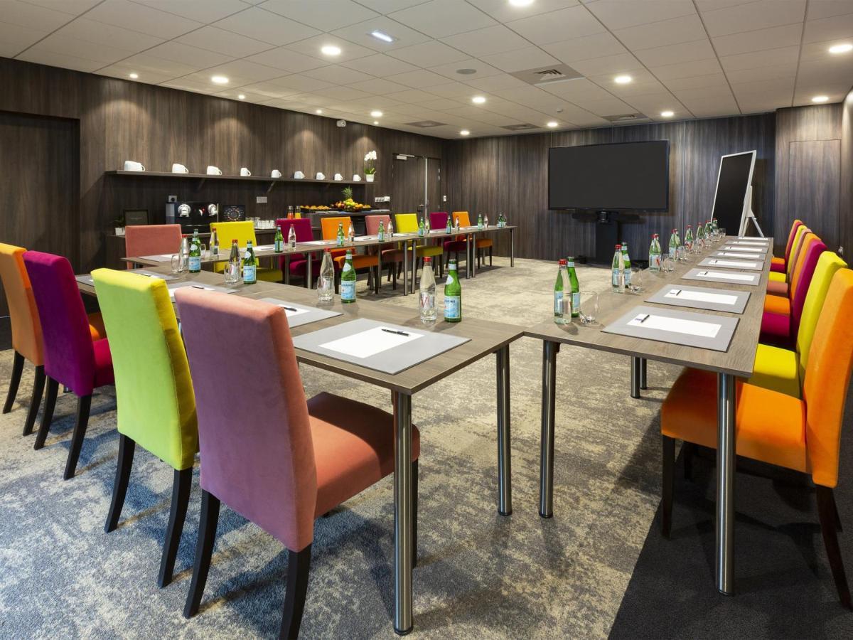Hotel Roi Soleil Prestige Plaisir - St Quentin Esterno foto