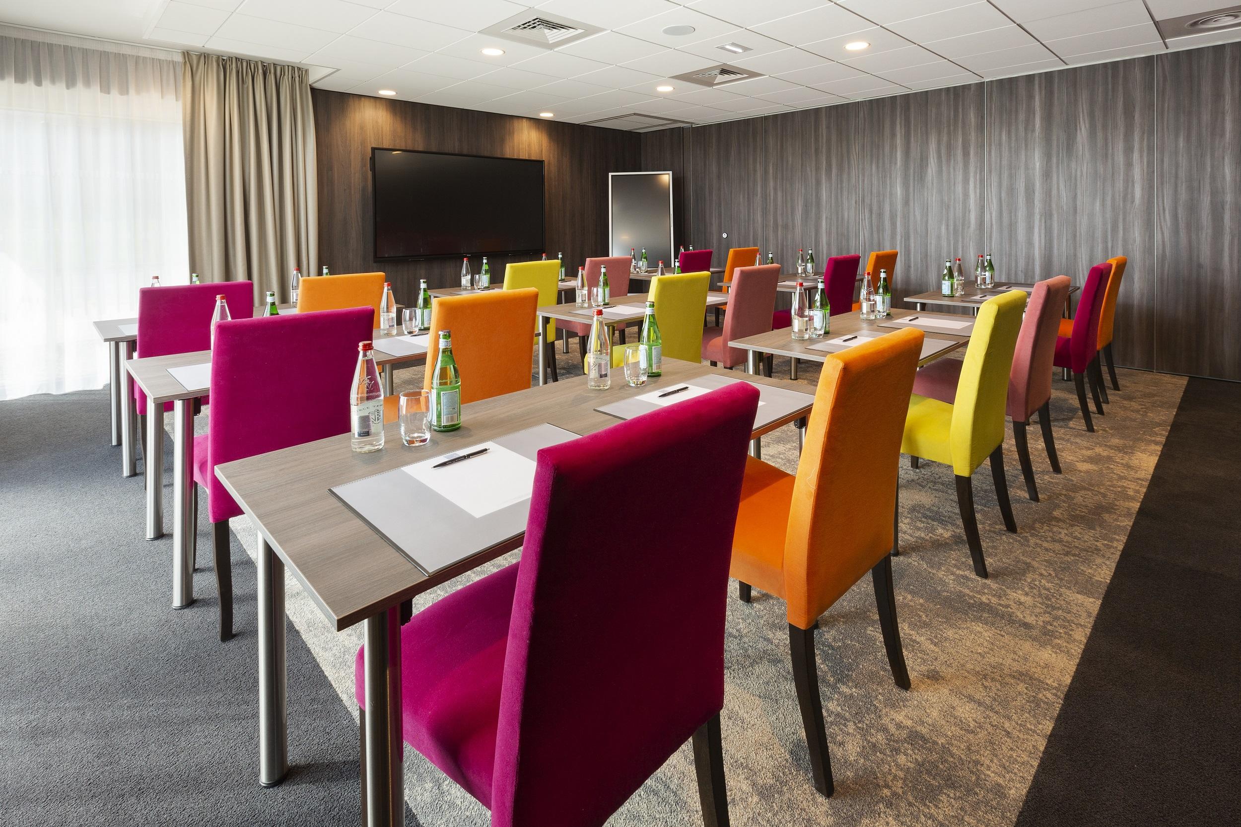 Hotel Roi Soleil Prestige Plaisir - St Quentin Esterno foto