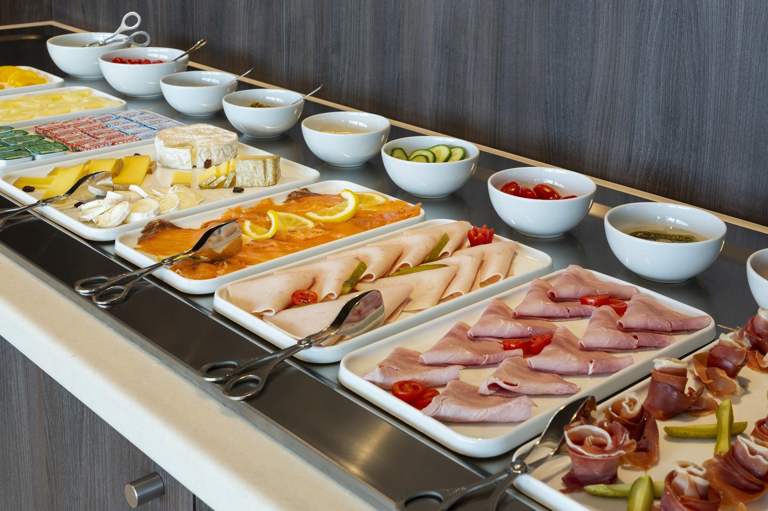 Hotel Roi Soleil Prestige Plaisir - St Quentin Esterno foto